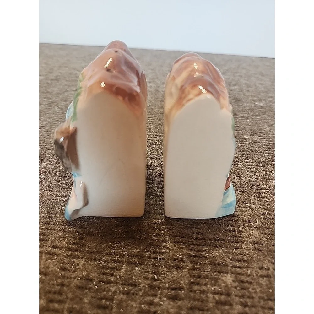 Salt & Pepper Shakers‎ Niagara Falls Made In Japan 4in Tall 2 1/2 in Wide